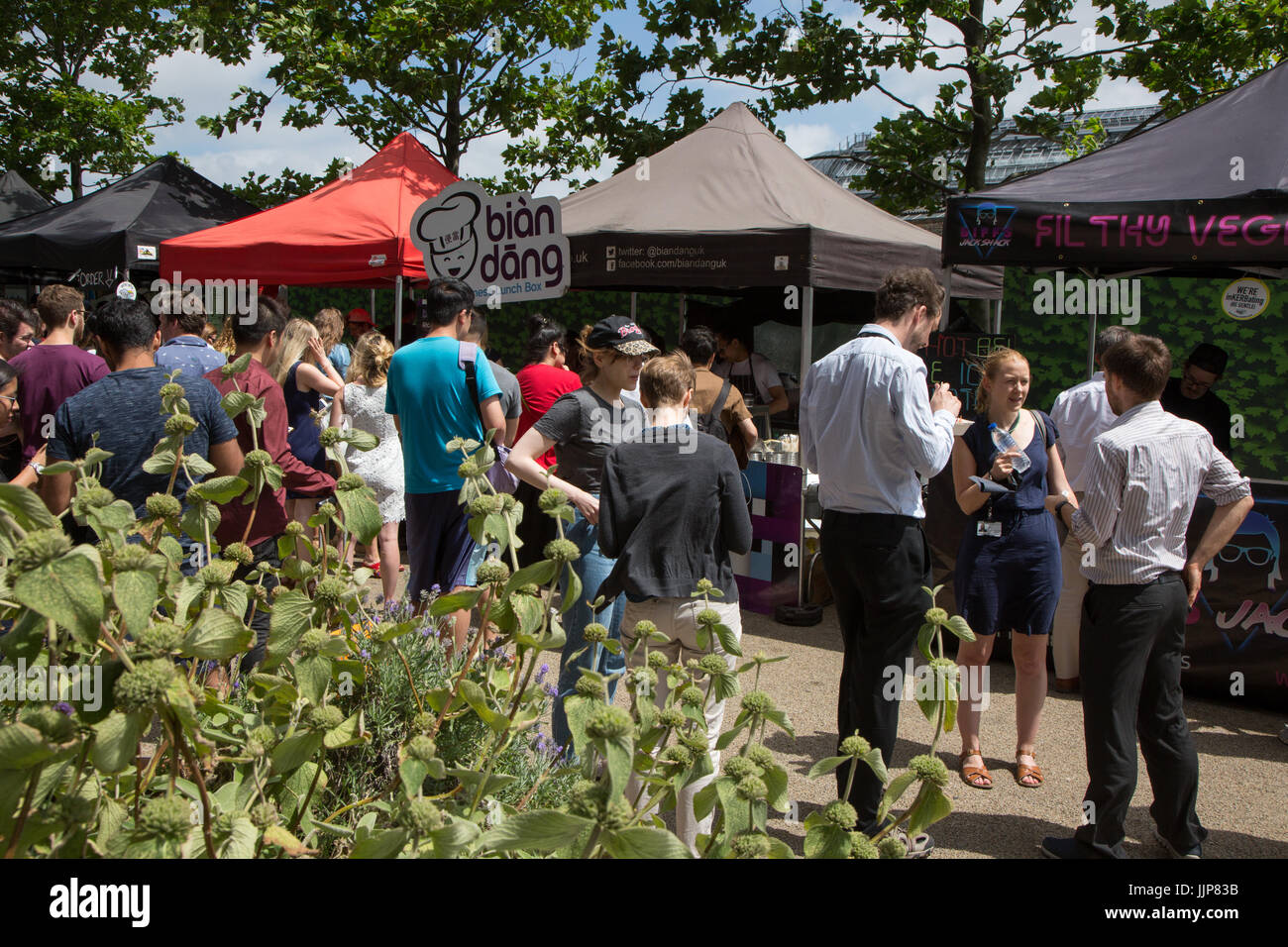 Frenare, una street market alimentare appena a nord della stazione di King Cross Foto Stock