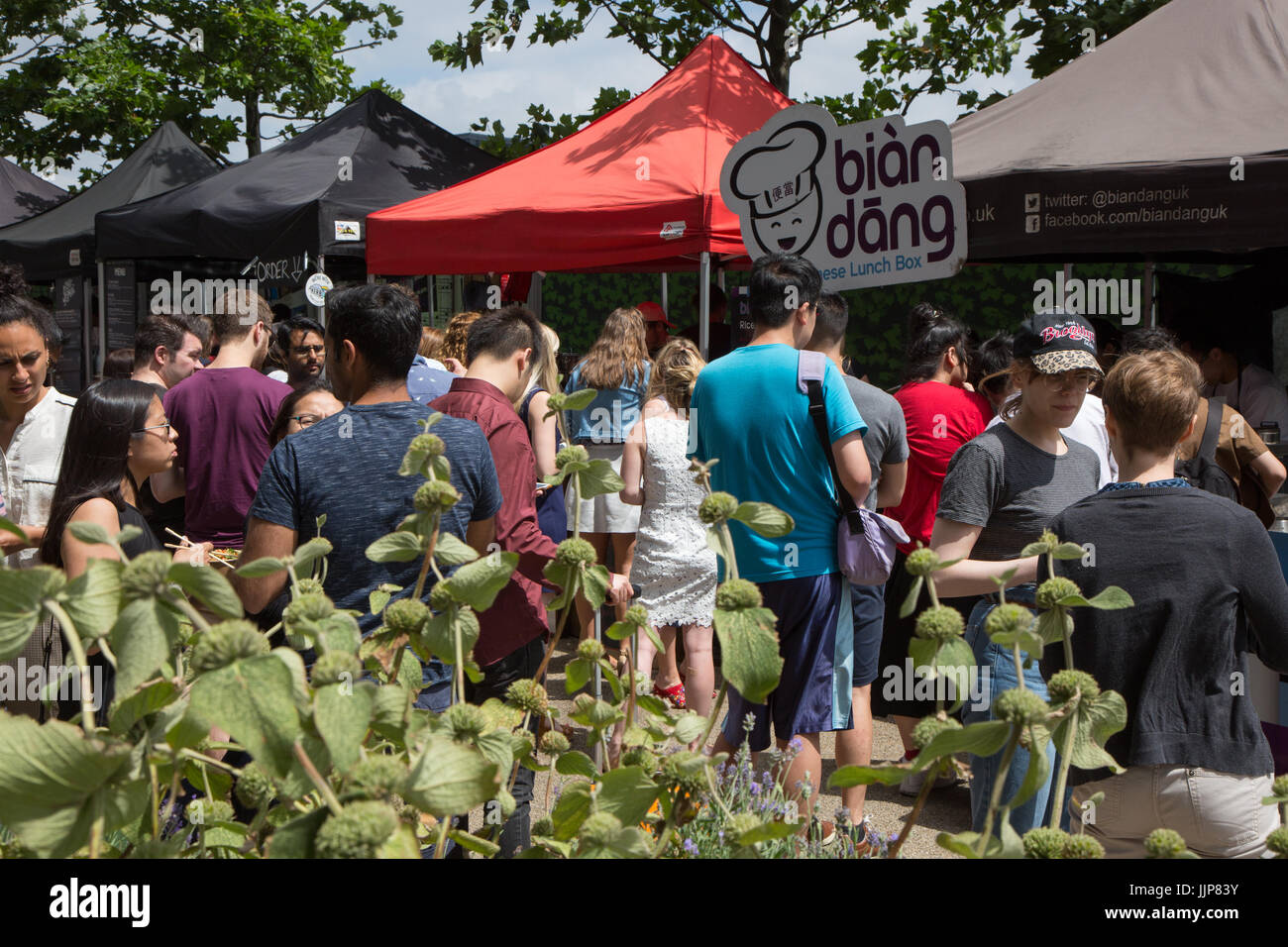 Frenare, una street market alimentare appena a nord della stazione di King Cross Foto Stock
