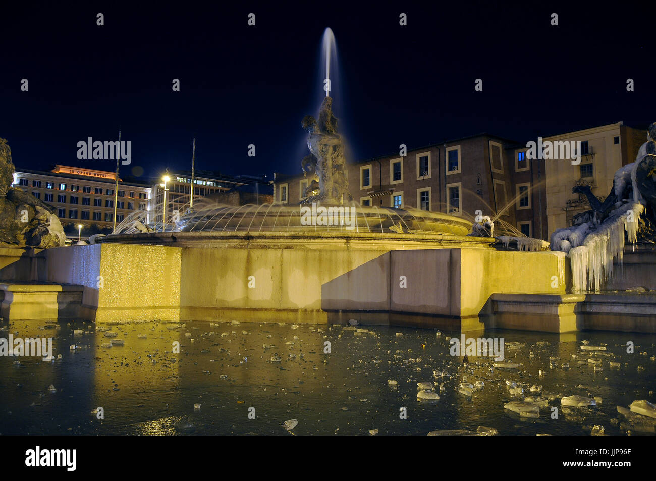 Piazza Esedra a Roma in una veste ghiacciata freddo romano del, 2017 Foto Stock