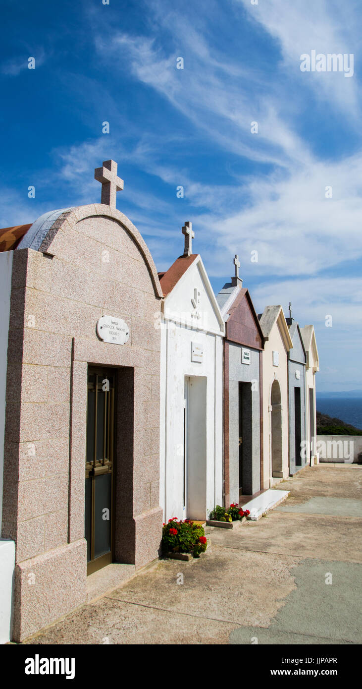 Il cimitero di marittimo in Bonifacio, Corsica Foto Stock