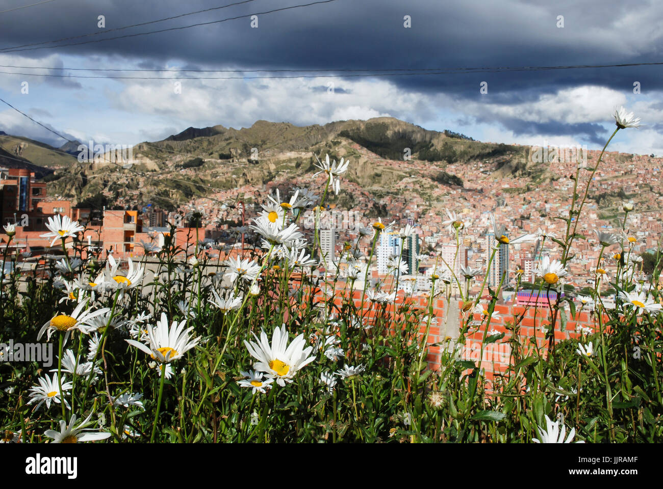 Vista panoramica di La Paz da Killi Killi viewpoint. Bolivia, Sud America Foto Stock