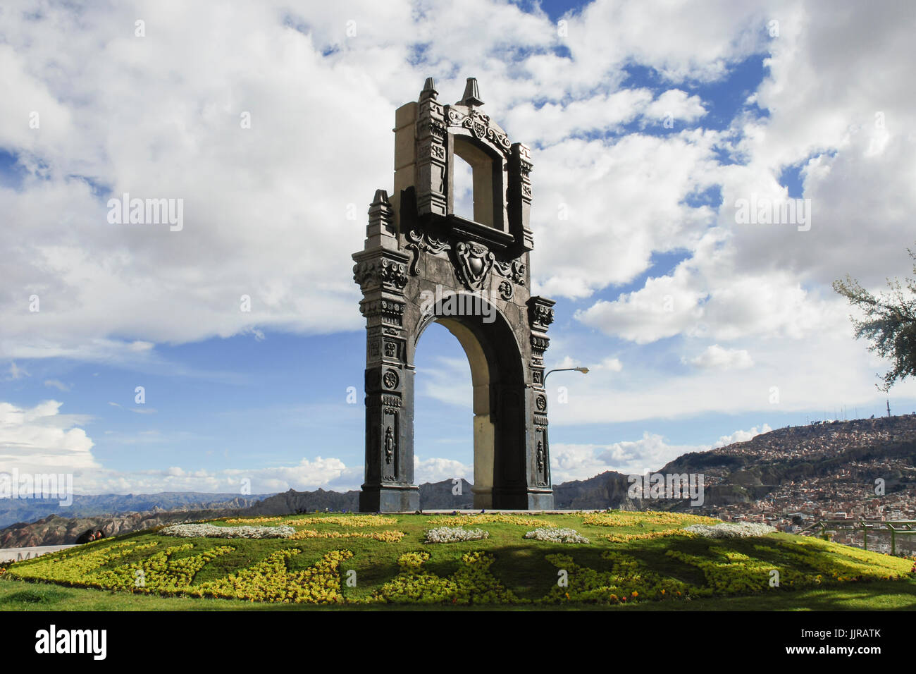 Arco monumentale su Killi Killi Mirador a La Paz, Bolivia, Sud America Foto Stock