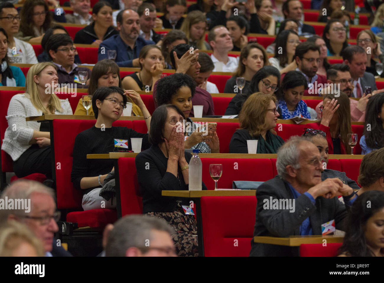 La London School of Economics - Economics & politico Economy‎, Election Night Party 2017, Central London, England, Regno Unito Foto Stock