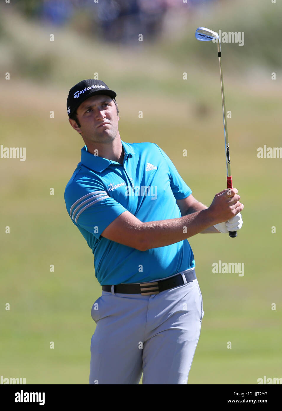 Il Jon Rahm in Spagna esce da un bunker il 4° giorno durante il primo dell'Open Championship 2017 al Royal Birkdale Golf Club, Southport. PREMERE ASSOCIAZIONE foto. Data immagine: Giovedì 20 luglio 2017. Vedi PA storia GOLF Open. Il credito fotografico dovrebbe essere: Richard Sellers/PA Wire. Foto Stock