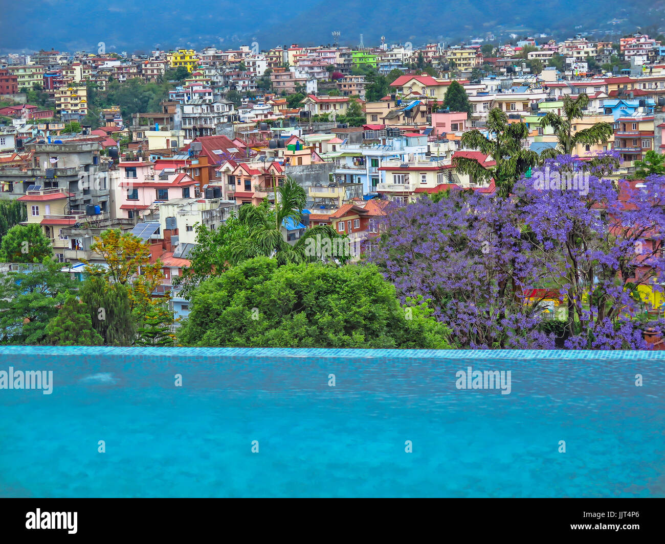 Vista aerea della città di Kathmandu nella valle di Kathmandu in Nepal Foto Stock