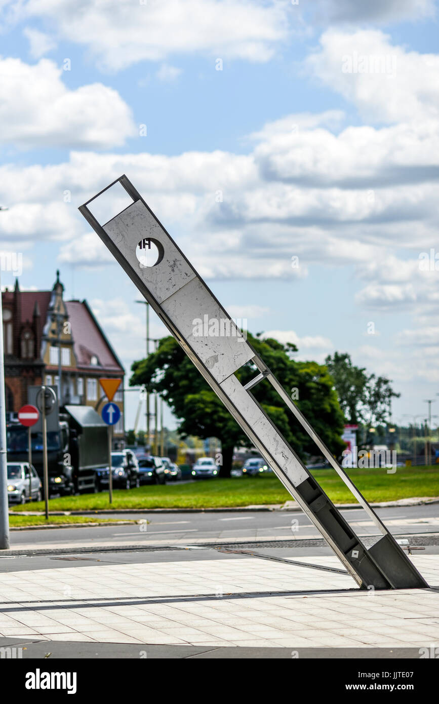 Szczecin, Polonia, luglio 17, 2017: Meridiana nella piazza di Szczecin al vicolo dei fiori in estate Foto Stock