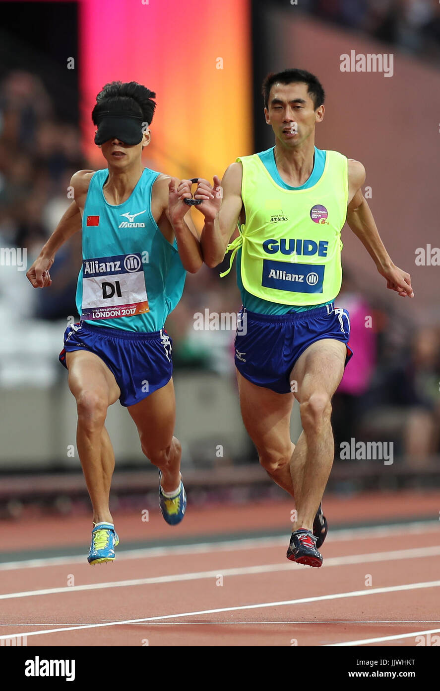 Chinas Dongdong Di compete in Uomini 200m T11 Round 1 2/3 di calore durante il giorno sette del 2017 World Para di Atletica a Londra Stadium. Stampa foto di associazione. Picture Data: giovedì 20 luglio, 2017. Vedere PA storia atletica par. Foto di credito dovrebbe leggere: Simon Cooper/filo PA. Restrizioni: solo uso editoriale. Nessuna trasmissione di suoni o immagini in movimento e nessun video di simulazione. Foto Stock