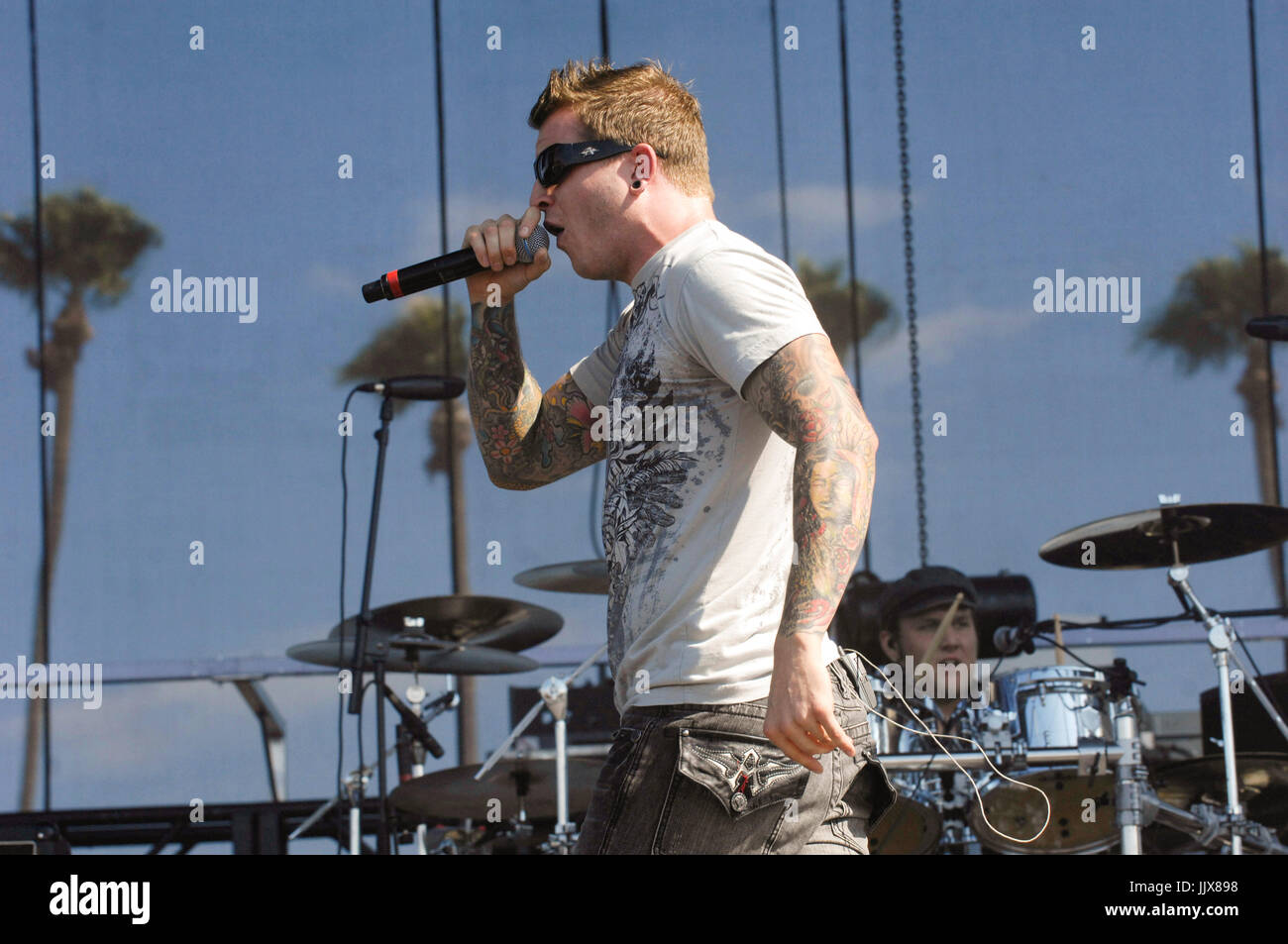 Alex varkatzas atreyu esegue 2009 kroq epicentro pomona fairplex pomona. Foto Stock