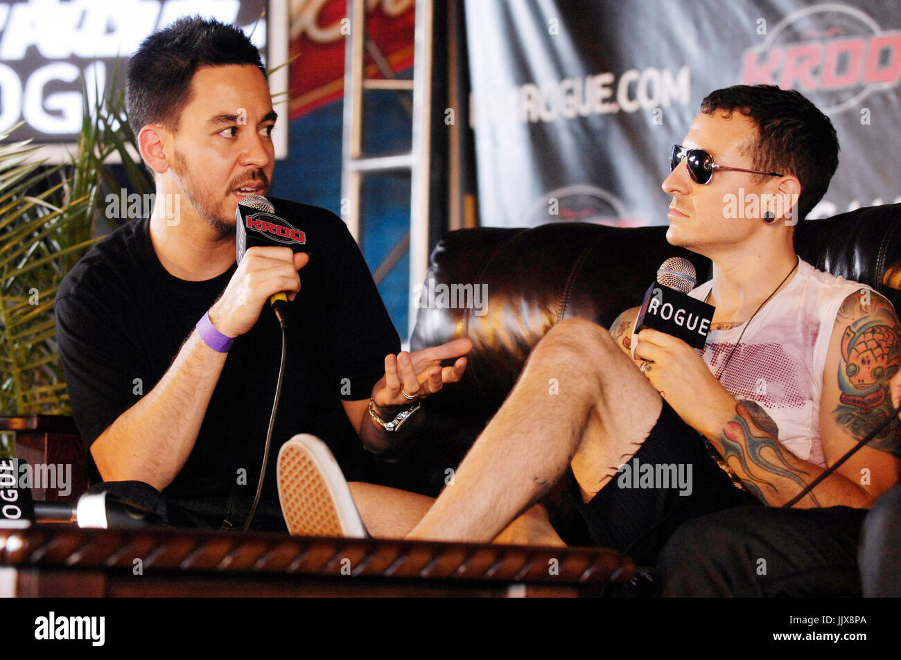 Mike Shinoda chester bennington linkin park backstage 2009 kroq epicentro pomona fairplex pomona. Foto Stock