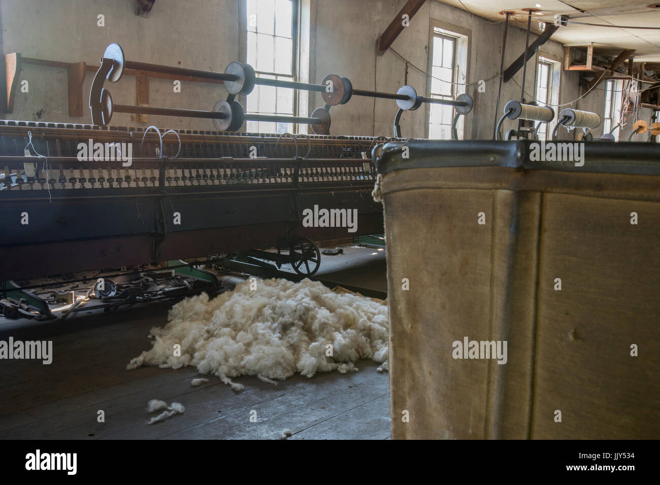 Vintage Machinery all'interno di lana di vecchio mulino. Foto Stock