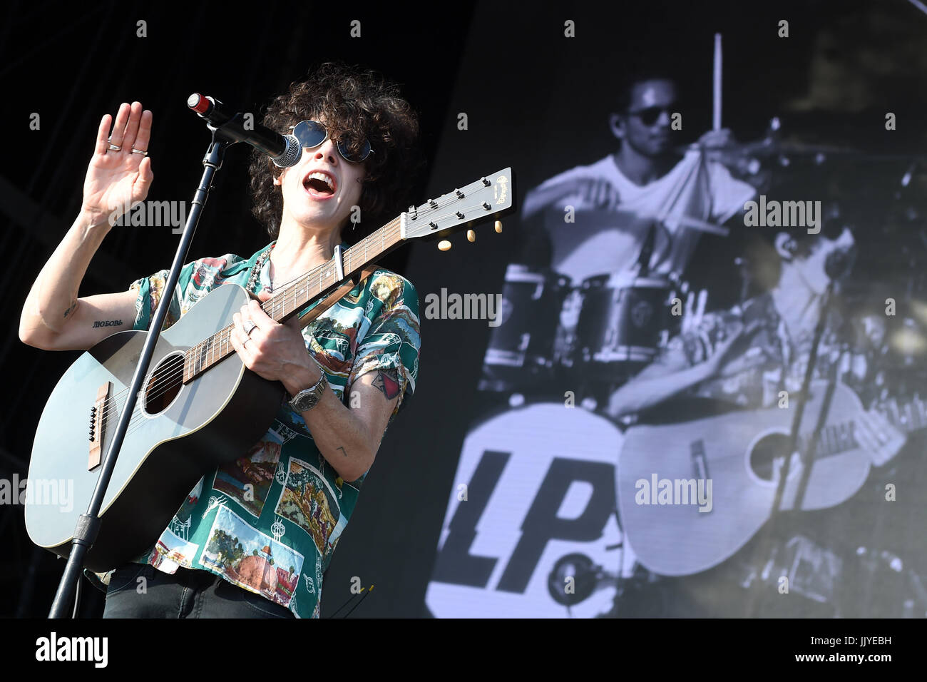 Ostrava, Repubblica Ceca. Il 20 luglio, 2017. Cantante americana Laura Pergolizzi alias LP esegue durante la seconda giornata dei colori di Ostrava music festival di Ostrava, Repubblica Ceca, il 20 luglio 2017. Credito: Jaroslav Ozana/CTK foto/Alamy Live News Foto Stock