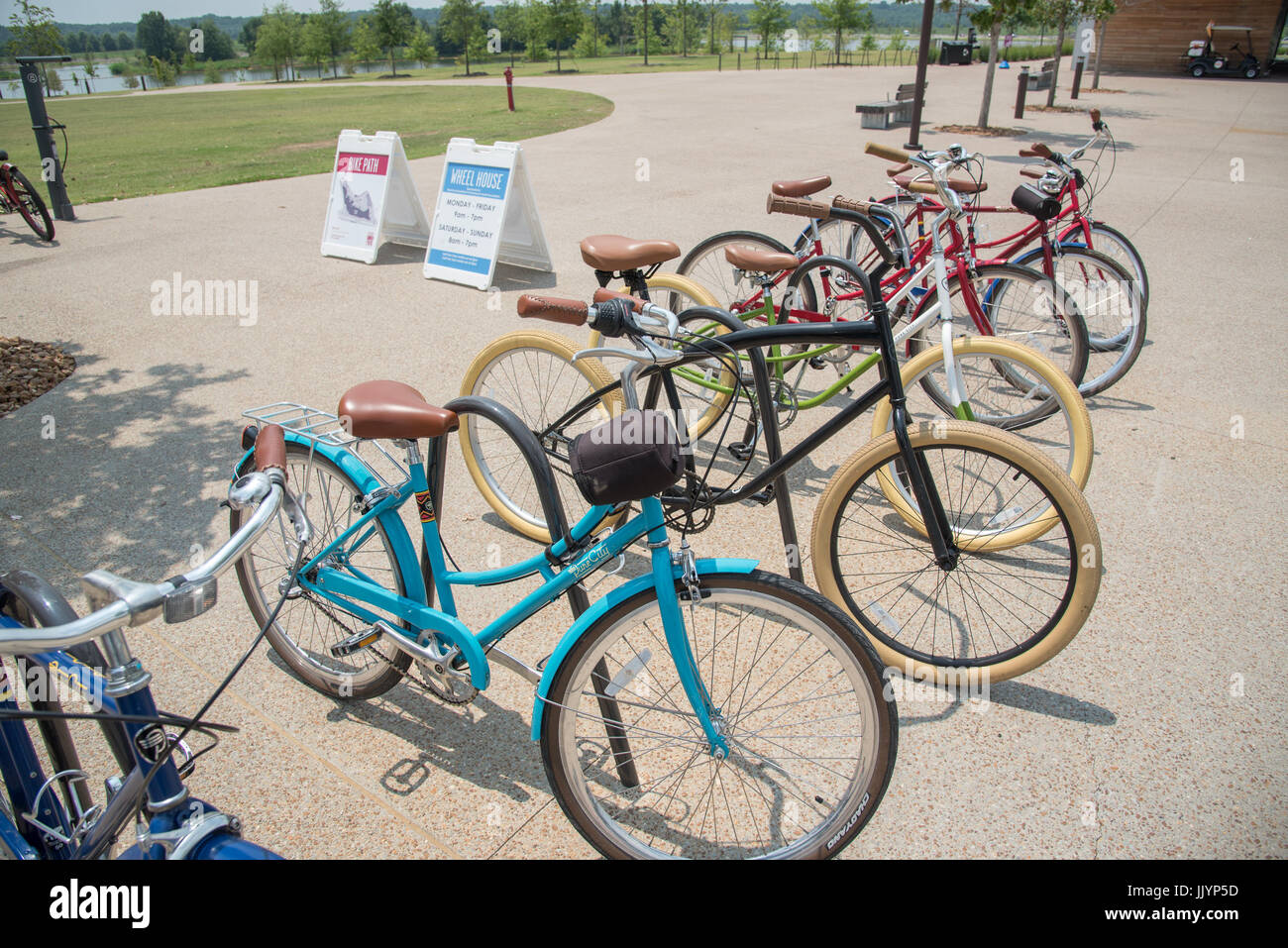 Memphis, TN, Stati Uniti d'America venerdì 21 luglio 2017. Meteo. Caldo e umido con nessun piloti per biciclette. Credito: Gary Culley/Alamy Live News Foto Stock