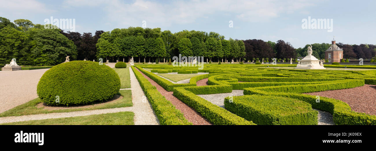 Il giardino del castello di Schloss Nordkirchen, Nordkirchen, Münsterland, Renania settentrionale-Vestfalia, Germania, Europa Foto Stock