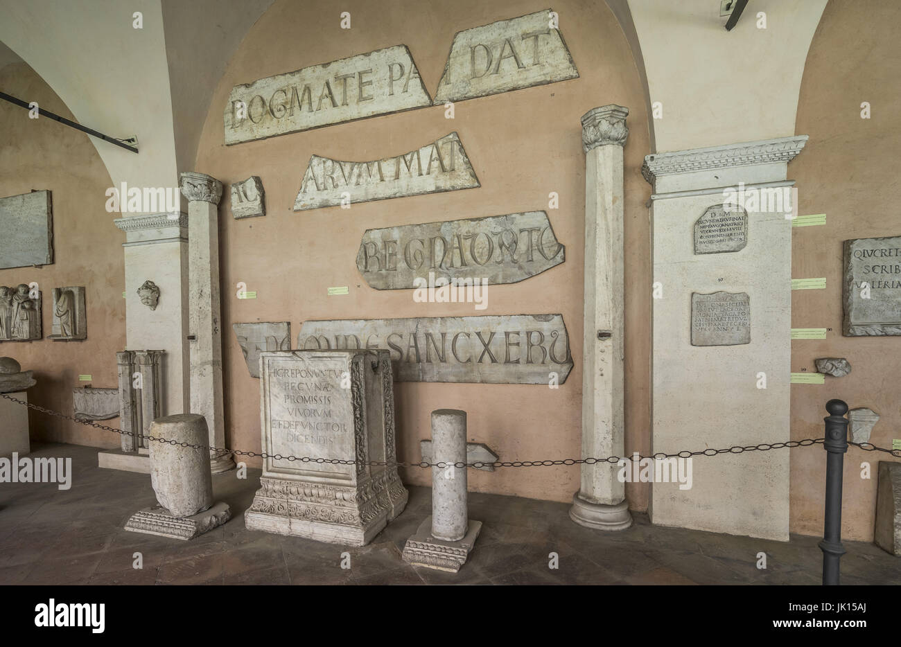 In laterano cloiester in ARCIBASILICA DI SAN GIOVANNI IN LATERANO (Arcibasilica di San Giovanni in Laterano). Italia, Roma, giugno 2017 Foto Stock