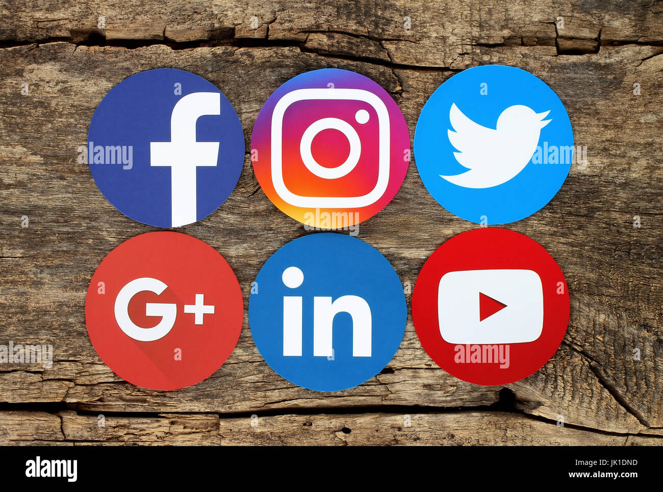 Kiev, Ucraina - 03 Marzo 2017: famoso in tutto il social media icone come: Facebook, Twitter Instagram, Linkedin Google Plus e Youtube stampato su p Foto Stock