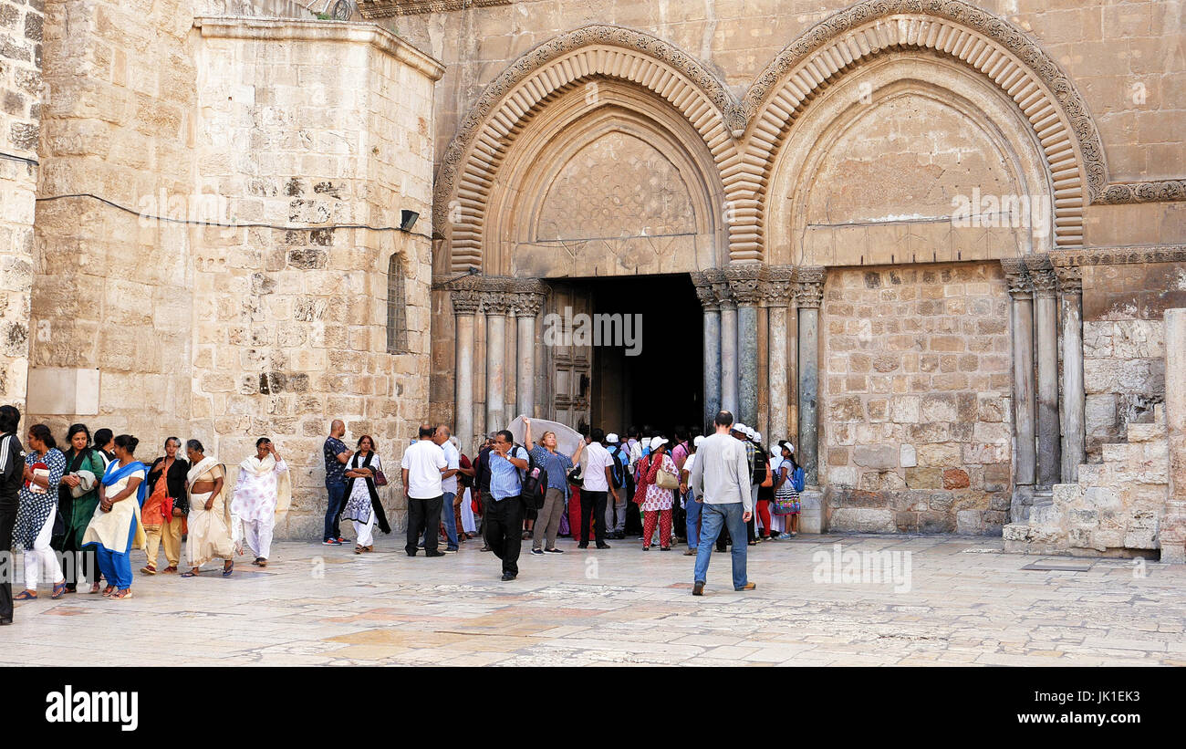 Entrata del Santo Sepolcro Chiesa di Gerusalemme Foto Stock
