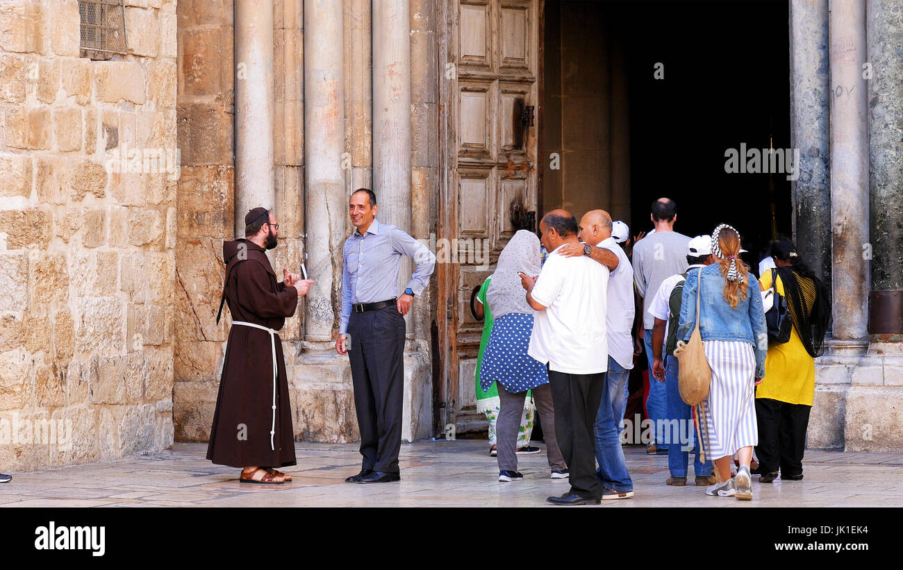 Entrata del Santo Sepolcro Chiesa di Gerusalemme Foto Stock