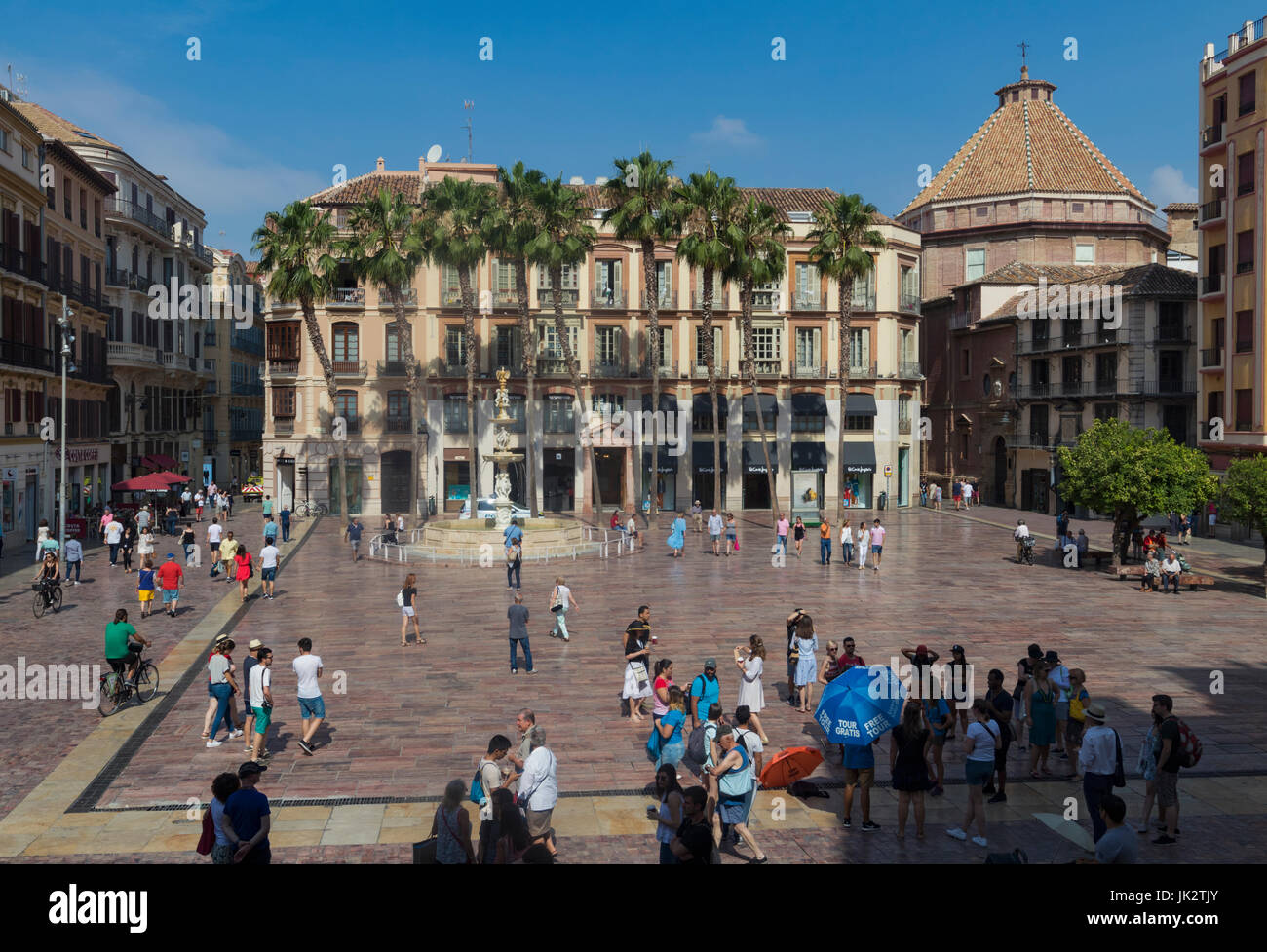 Malaga, Costa del Sol, provincia di Malaga, Andalusia, Spagna meridionale. Plaza de la Constitucion. Piazza della Costituzione. Foto Stock