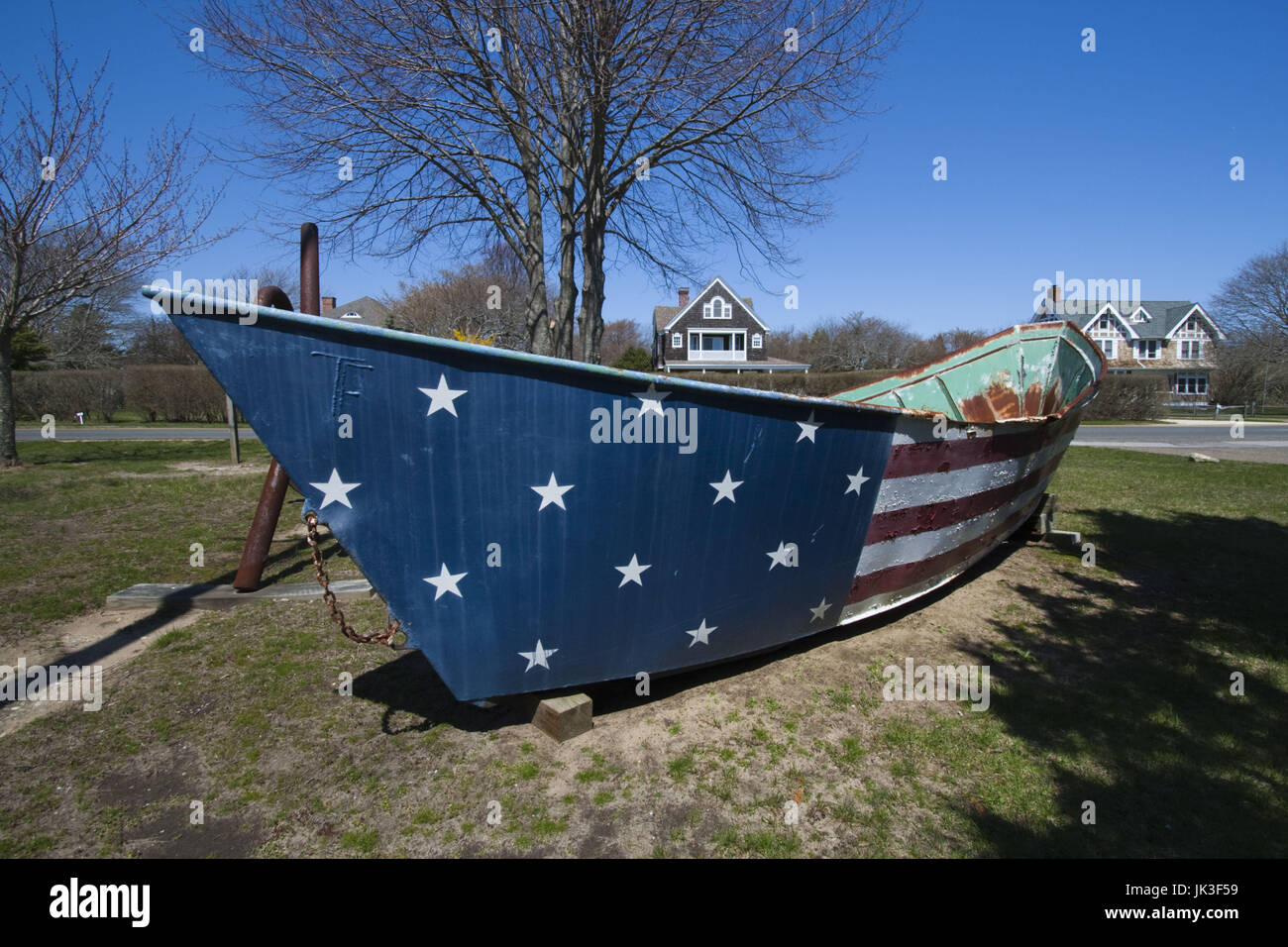 Stati Uniti d'America, New York, Long Island, Il Hamptons, East Hampton, barca dipinta con bandiera degli Stati Uniti Foto Stock