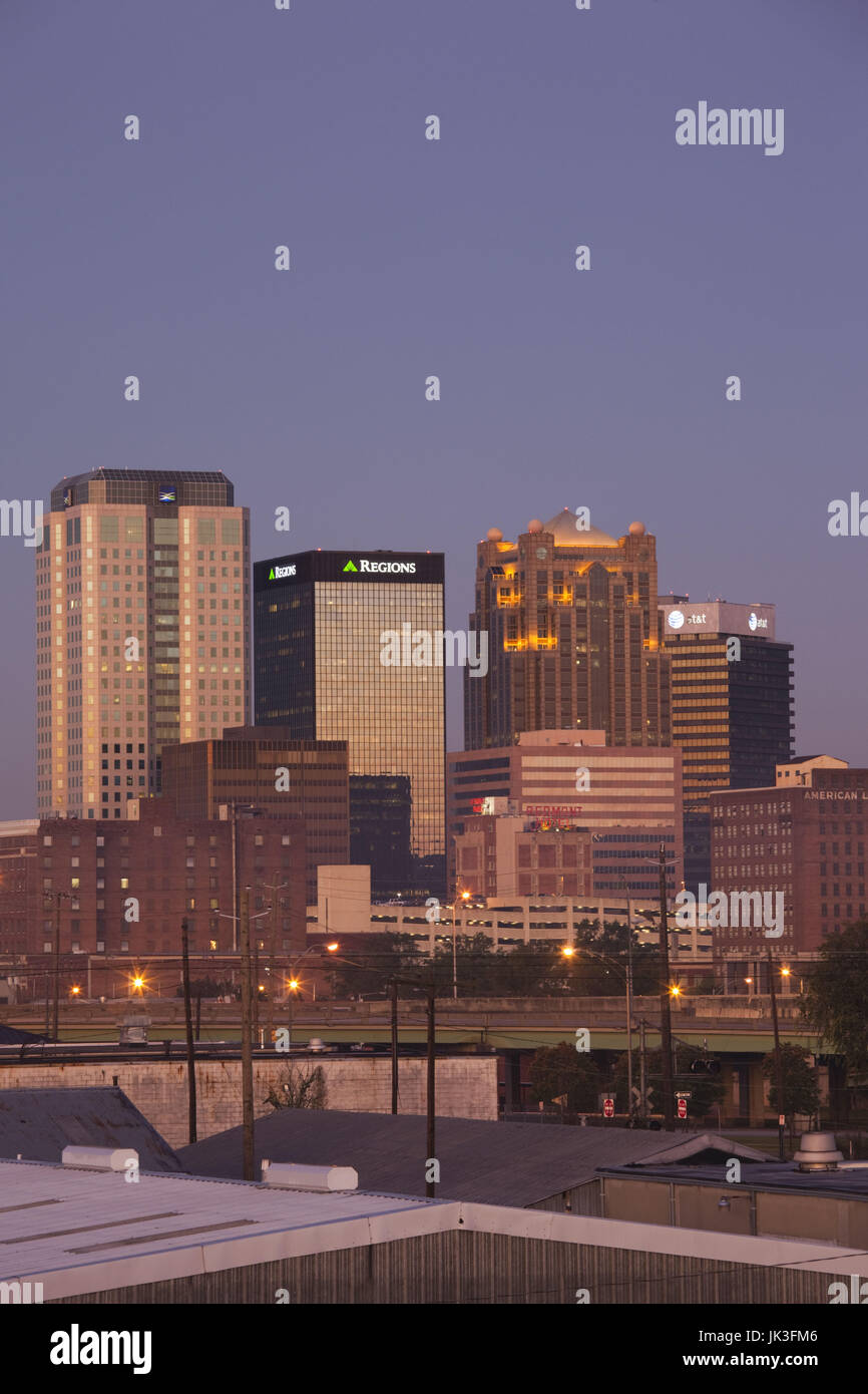 Stati Uniti d'America, Alabama, Birmingham, vista città da est, alba Foto Stock