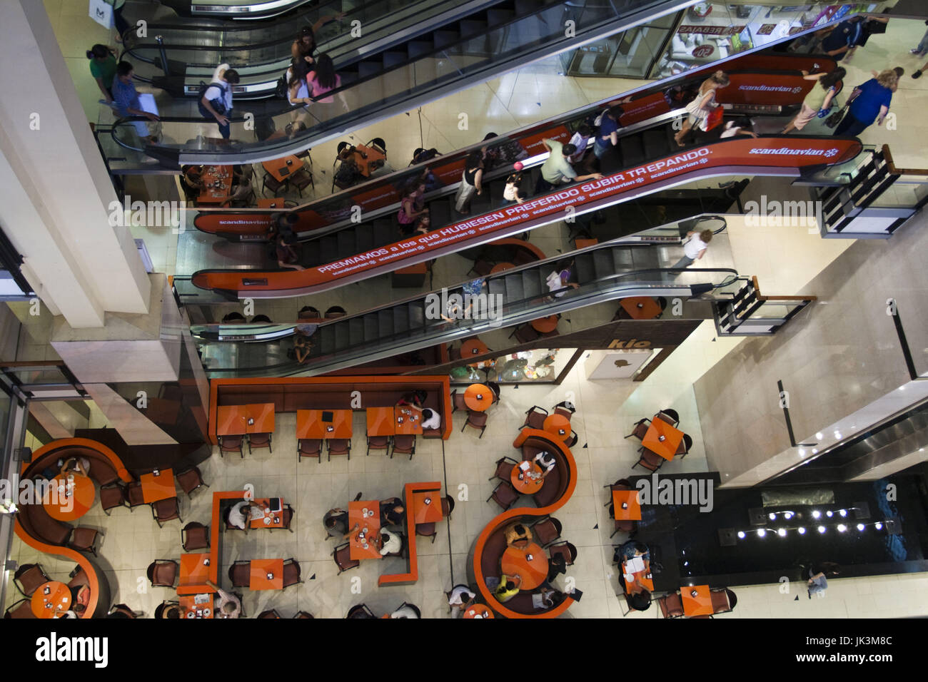 Argentina, Buenos Aires, Abasto, interno del Mercado de Abasto mall, precedentemente noto come un mercato ortofrutticolo Foto Stock Argentina, Buenos Aires, Abasto, interno del Mercado de Abasto mall, precedentemente noto come un mercato ortofrutticolo Foto Stock