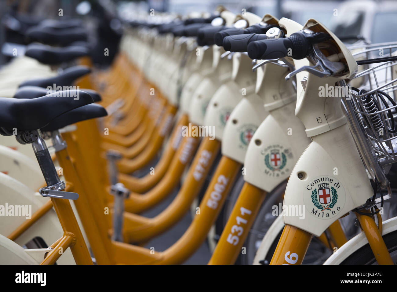 L'Italia, Lombardia, Milano, Bike Mi pubblico biciclette a noleggio Foto Stock