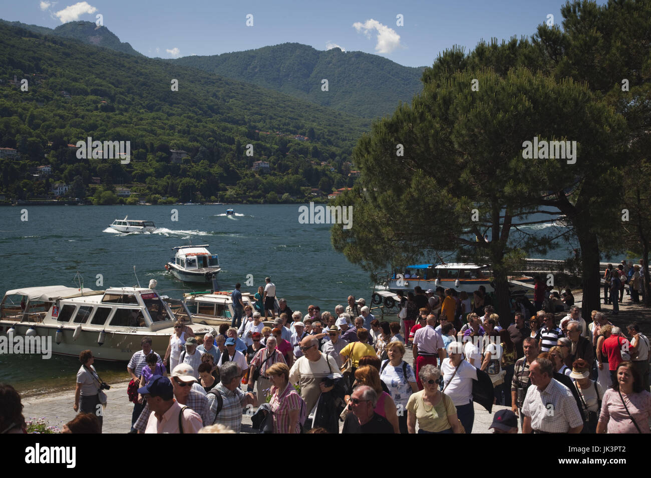 L'Italia, Piemonte, Lago Maggiore, Stresa e le isole Borromee, Isola Bella, i visitatori che arrivano da traghetti, NR Foto Stock