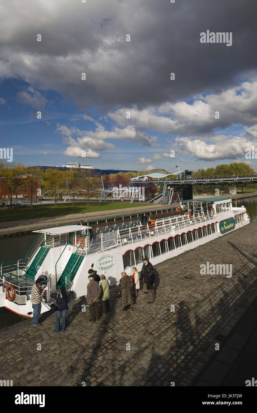 Francia, Paris, Parc de la Villette, fiume tour in barca sul Canal de l'Ourcq Foto Stock