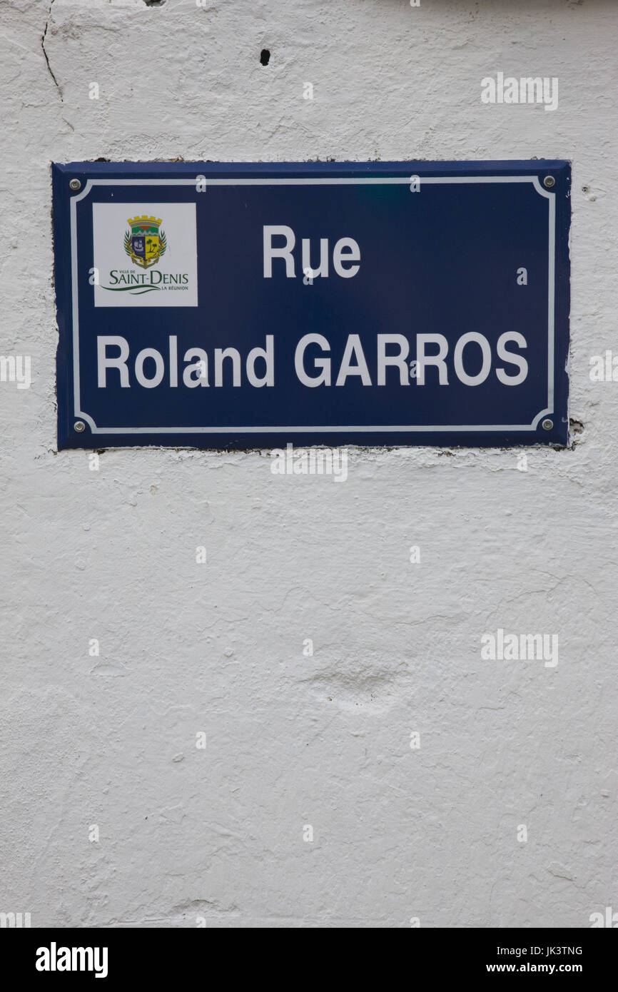Reunion, St-Denis, streetsign per Rue Roland Garros Foto Stock