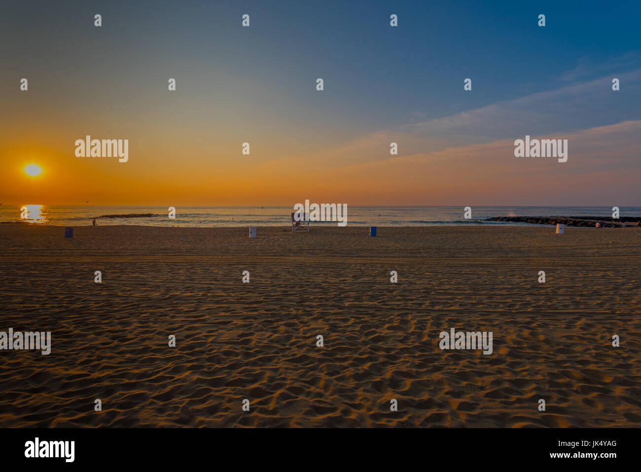 Poco dopo l'alba sul Asbury Park Beach Foto Stock