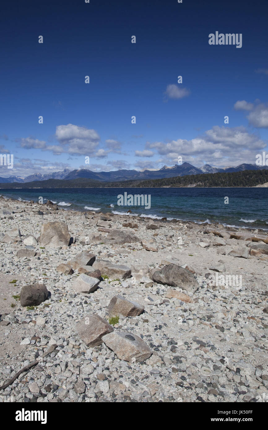 Argentina NEUQUEN Provincia, Lake District, riva settentrionale del Lago Nahuel Huapi, spiaggia lungo Brazo Huemul Foto Stock