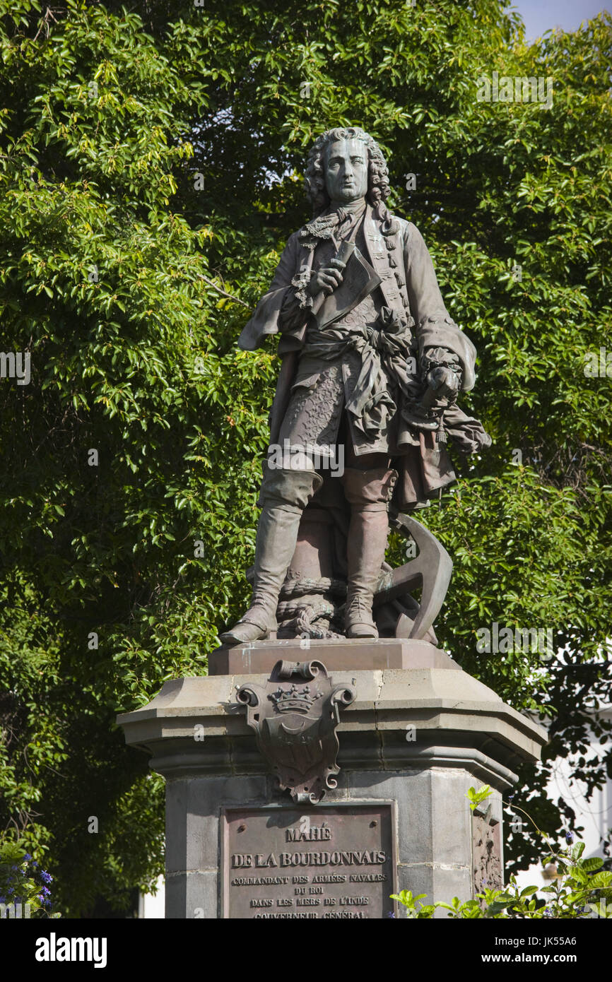 Reunion, St-Denis, Statua di Mahe de la Bourdonnais, ex governatore coloniale Foto Stock