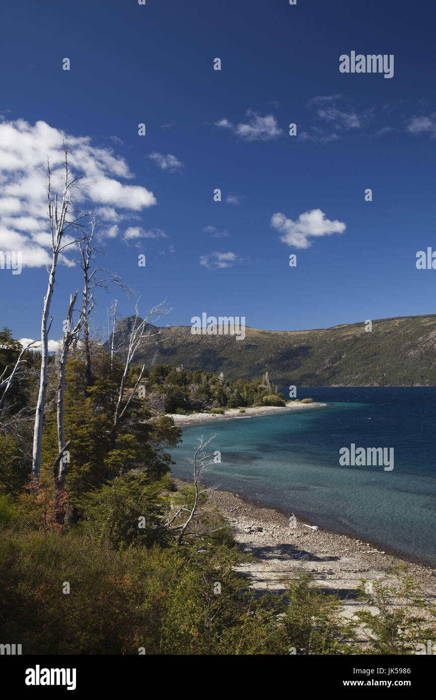 Argentina NEUQUEN Provincia, Lake District, riva settentrionale del Lago Nahuel Huapi, vista del Brazo Huemul Foto Stock