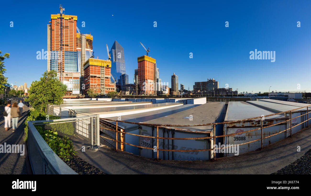L'Hudson Yards sito in costruzione (2017) visto dalla linea alta. Midtown Manhattan, New York City Foto Stock