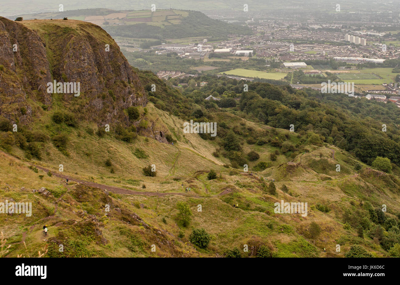 Cavehill, Belfast, Regno Unito. Xxii Luglio, 2017.un corpo mans, pensato per essere che mancano Newtownabbey uomo, Dean McIlwaine è stato trovato durante un piallato cerca di Cavehill Country Park a Belfast. La ricerca di volontari Cavehill Country Park. Credito: Bonzo Alamy/Live News Foto Stock