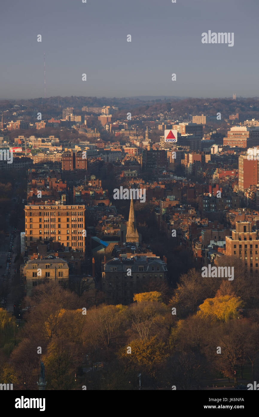 Stati Uniti d'America, Massachusetts, Boston, ad alto angolo di visione di Back Bay verso Kenmore Square, mattina Foto Stock