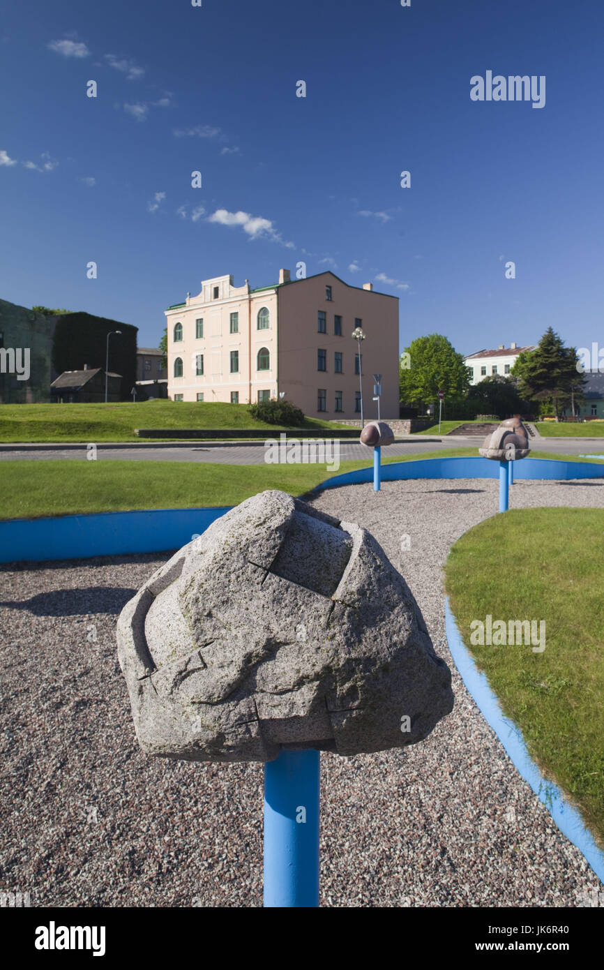 La lettonia, occidentale della Lettonia, regione di Kurzeme, Ventspils, sette meteoriti mentale scultura, waterfront Foto Stock