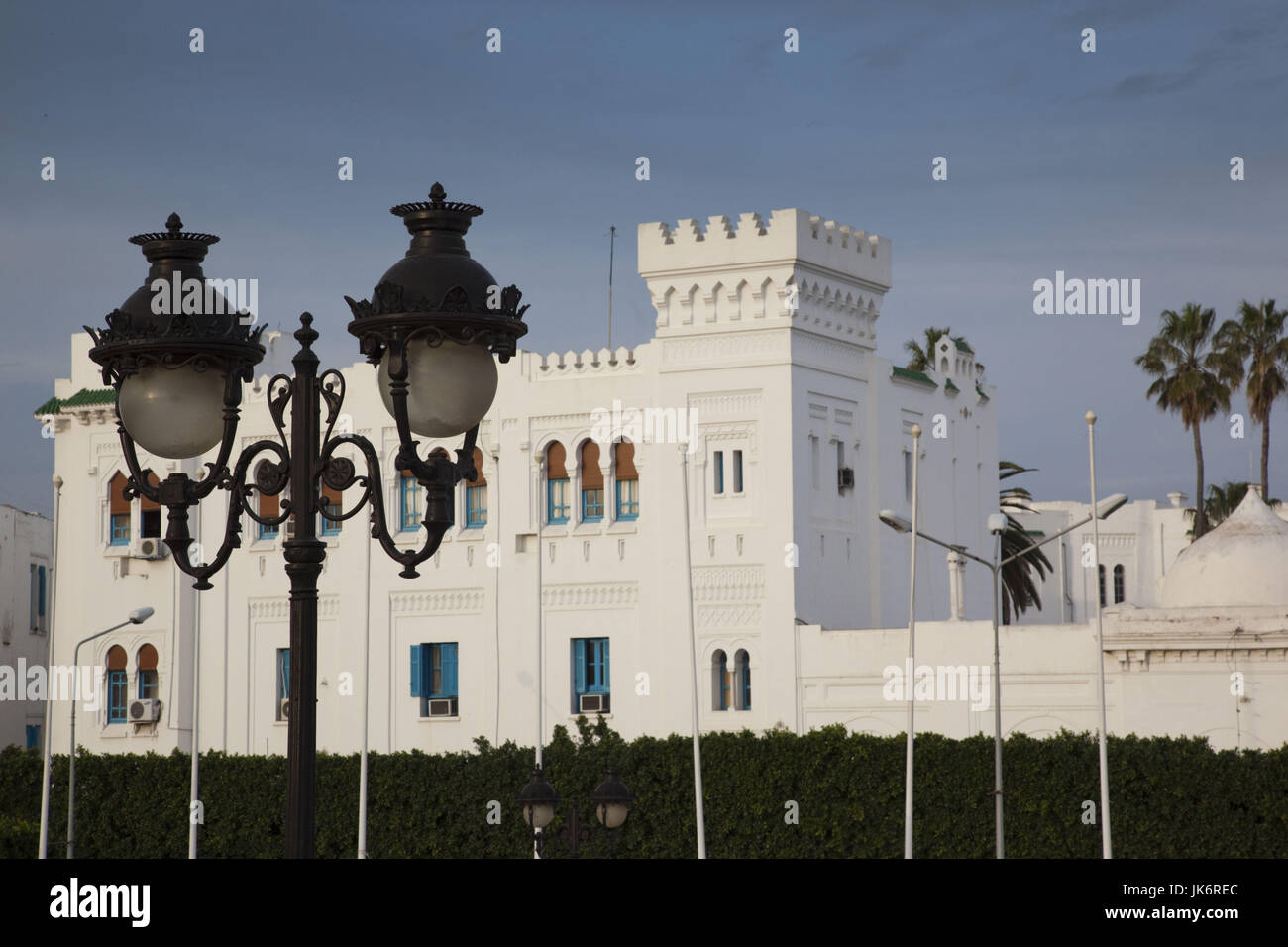 La Tunisia, Tunisi, Medina, Place de la Kasbah di edifici Foto Stock