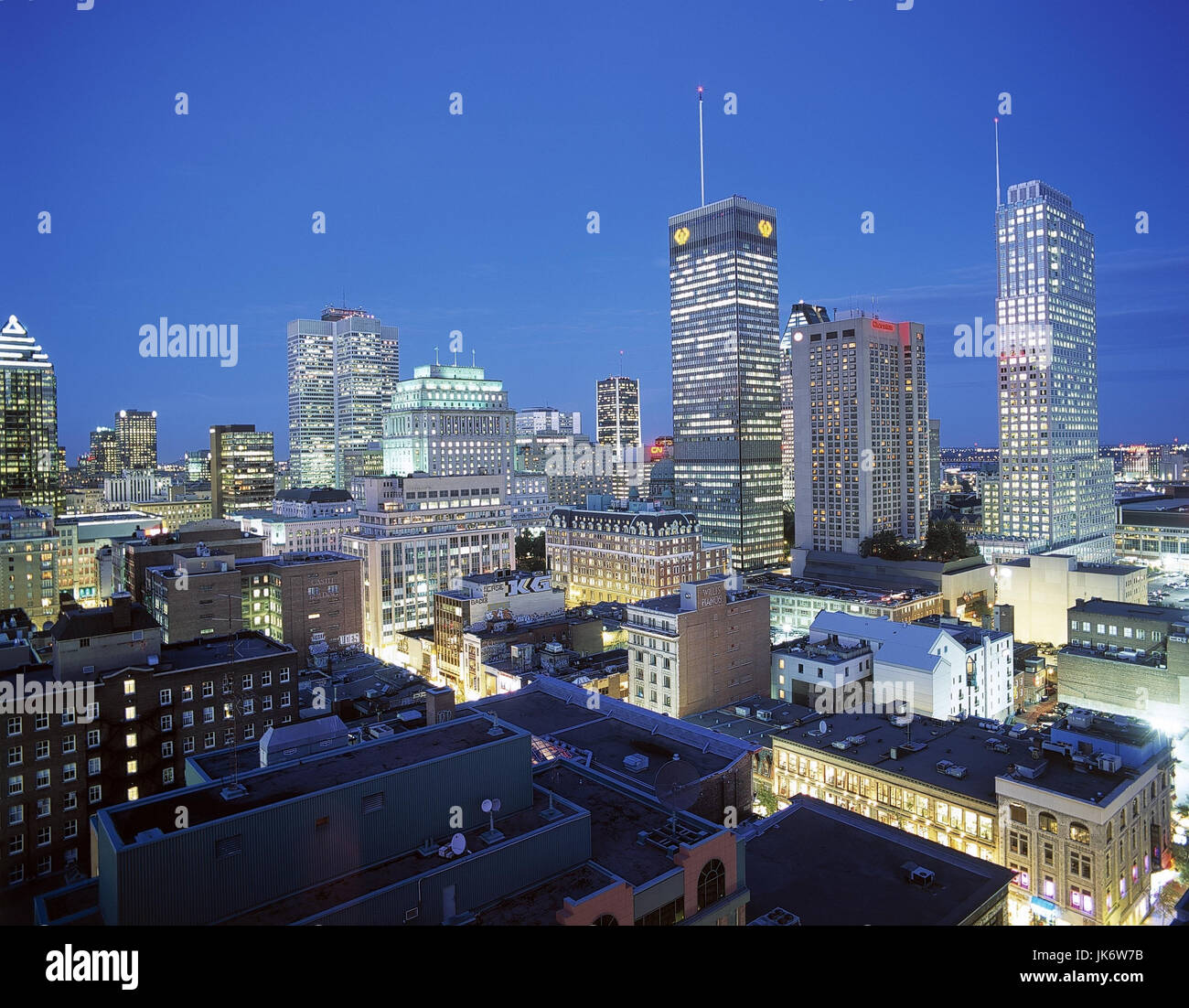 Kanada, Provinz Quebec Montreal, Stadtansicht, Dämmerung Canada, Häuser,  Gebäude, Hochhäuser, Wolkenkratzer, Downtown, Ansicht, außen Foto stock -  Alamy
