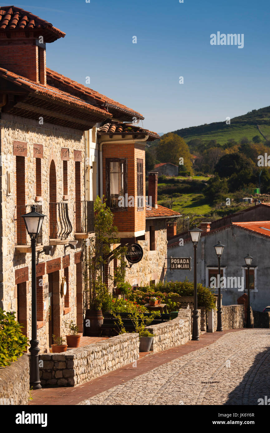 Spagna Cantabria regione Cantabria Provincia, Santillana del Mar, dettaglio di midieval edifici del comune Foto Stock