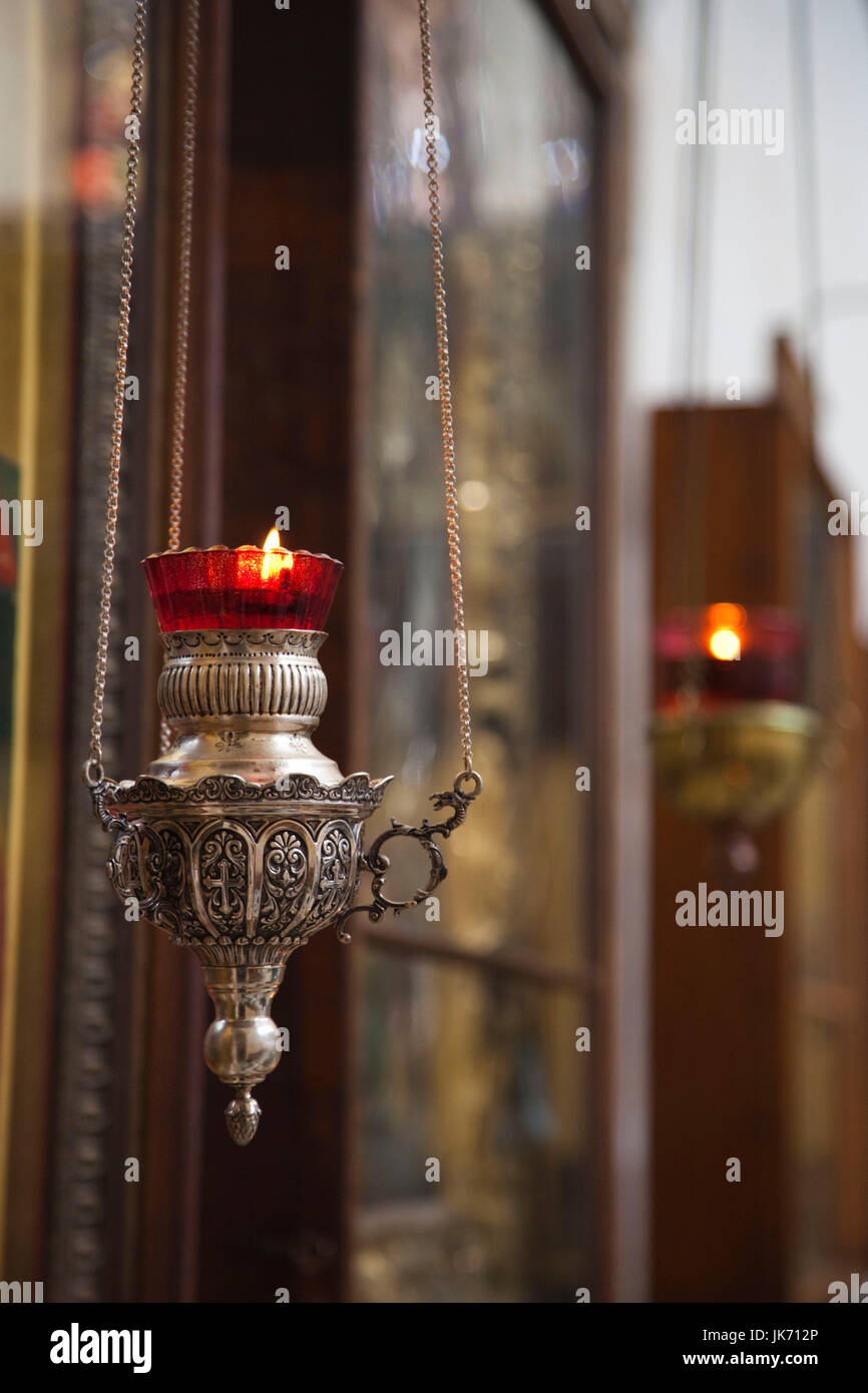 Israele, Gerusalemme, città vecchia, il quartiere cristiano, Saint Alexanders Chiesa Ortodossa Russa, candela votiva Foto Stock