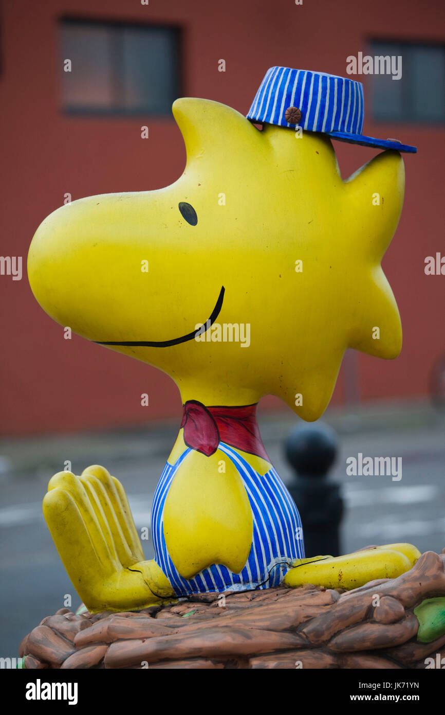 Stati Uniti d'America, la California, la California del Nord, Russian River Wine Country, Santa Rosa, Railroad Square, noccioline fumetto personaggio da Charles M. Schultz, lungo tempo città residente, Woodstock Foto Stock