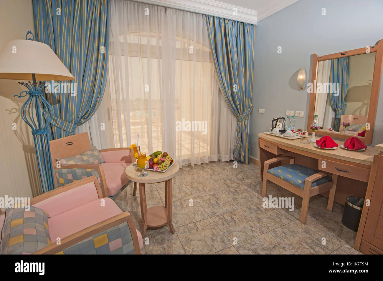 Camera da letto che mostra il design degli interni in un resort di lusso hotel Foto Stock