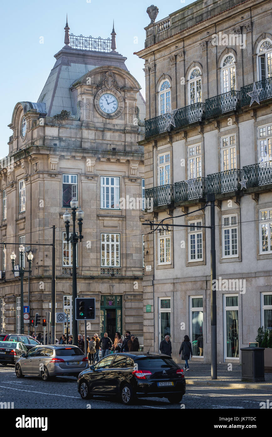 Orologio su alla stazione ferroviaria di Sao Bento edificio nella città di Porto sulla Penisola Iberica, la seconda più grande città in Portogallo Foto Stock