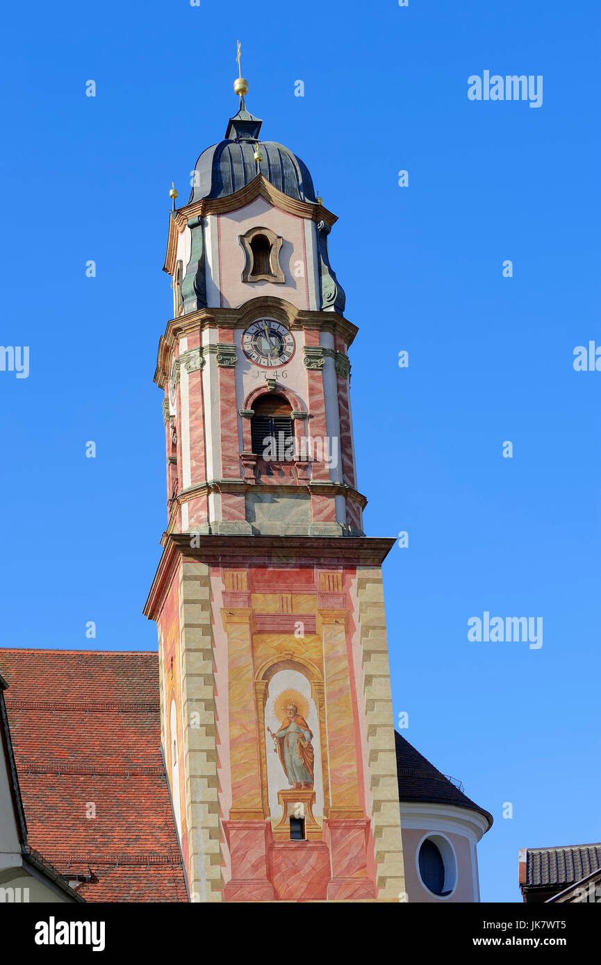 Chiesa parrocchiale di San Pietro e Paolo con dipinti, Mittenwald, Werdenfelser Land di Baviera, Germania Foto Stock