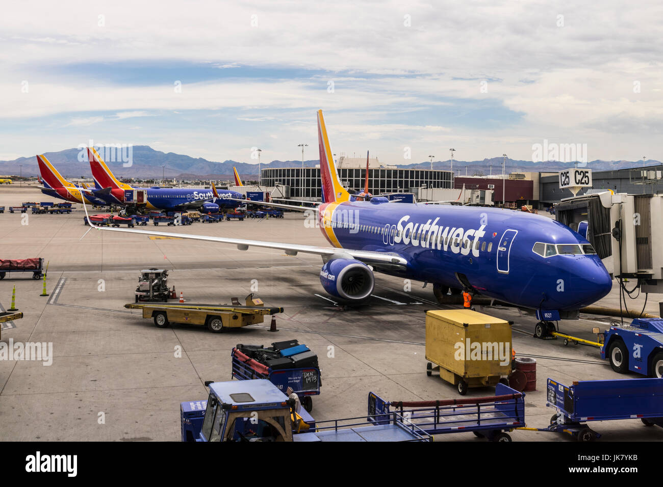Las Vegas - Circa il luglio 2017: Southwest Airlines Boeing 737s la preparazione per la partenza. A sud-ovest è il più grande low-cost carrier in tutto il mondo ho Foto Stock