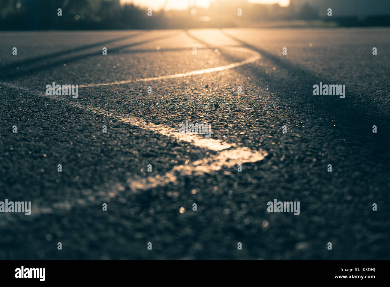 Close-up di pallacanestro a golden. La luce del mattino Foto Stock