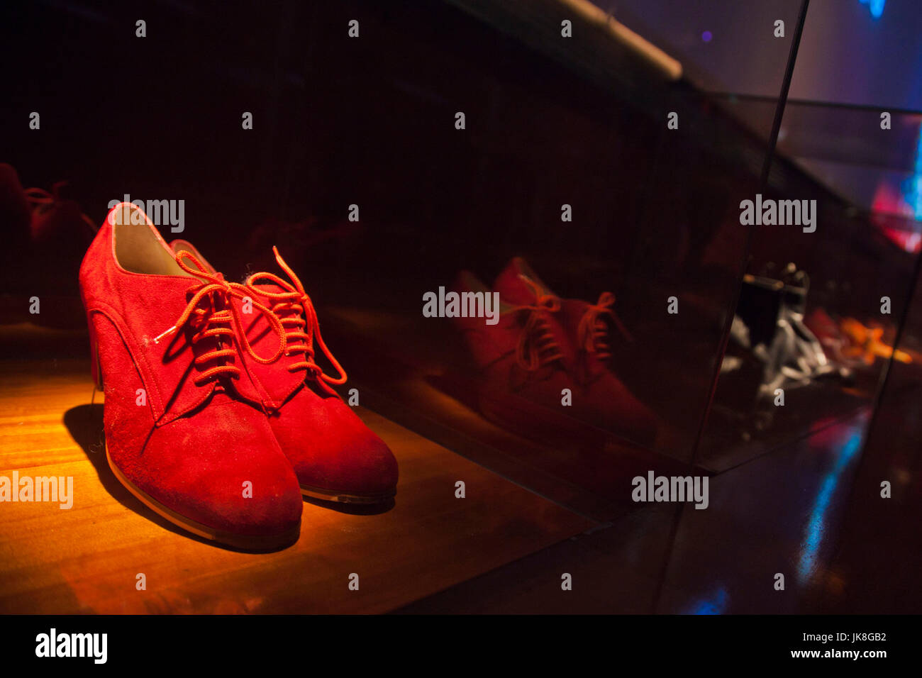 Spagna, Andalusia Regione, Provincia di Siviglia, Siviglia, Museo il museo del Flamenco, calzature appartenenti alle stelle della danza flamenca Foto Stock