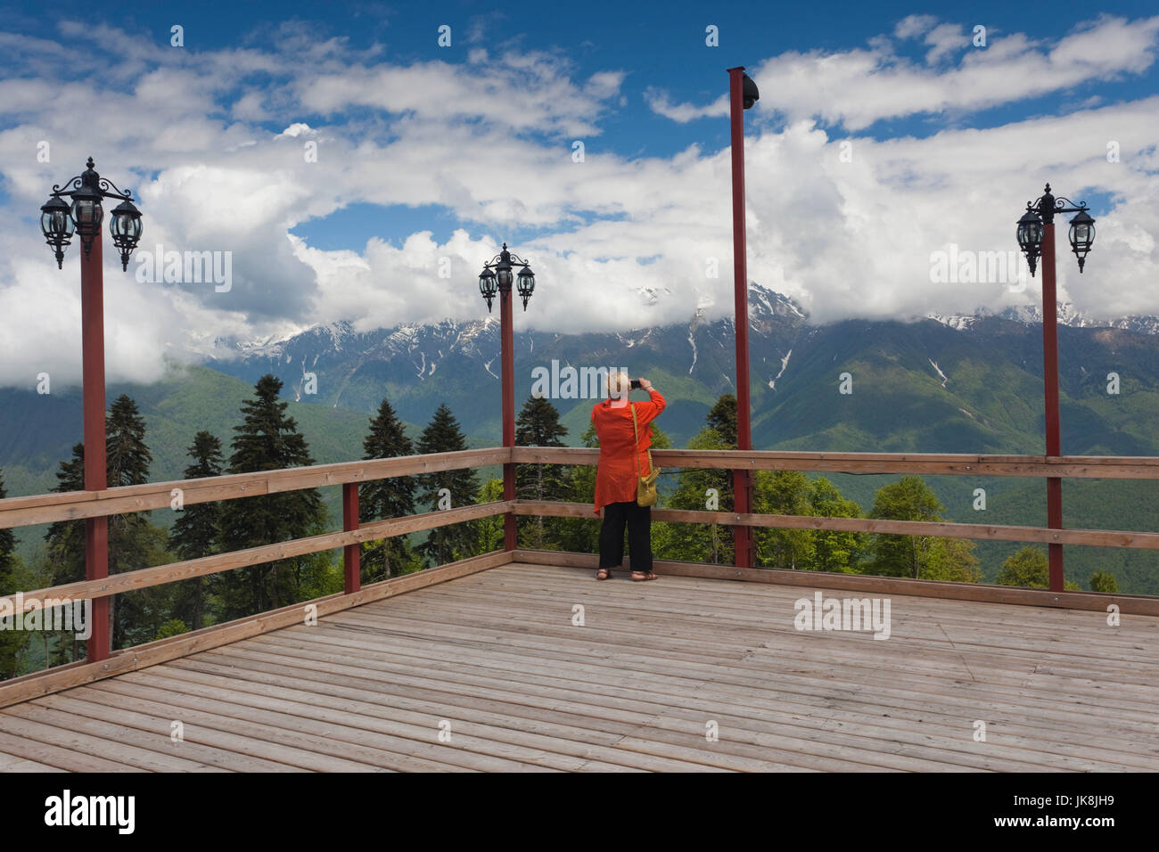 Russia, montagne del Caucaso, Area Sochi, Krasnaya Polyana, giostra Mountain, visitatore NR Foto Stock
