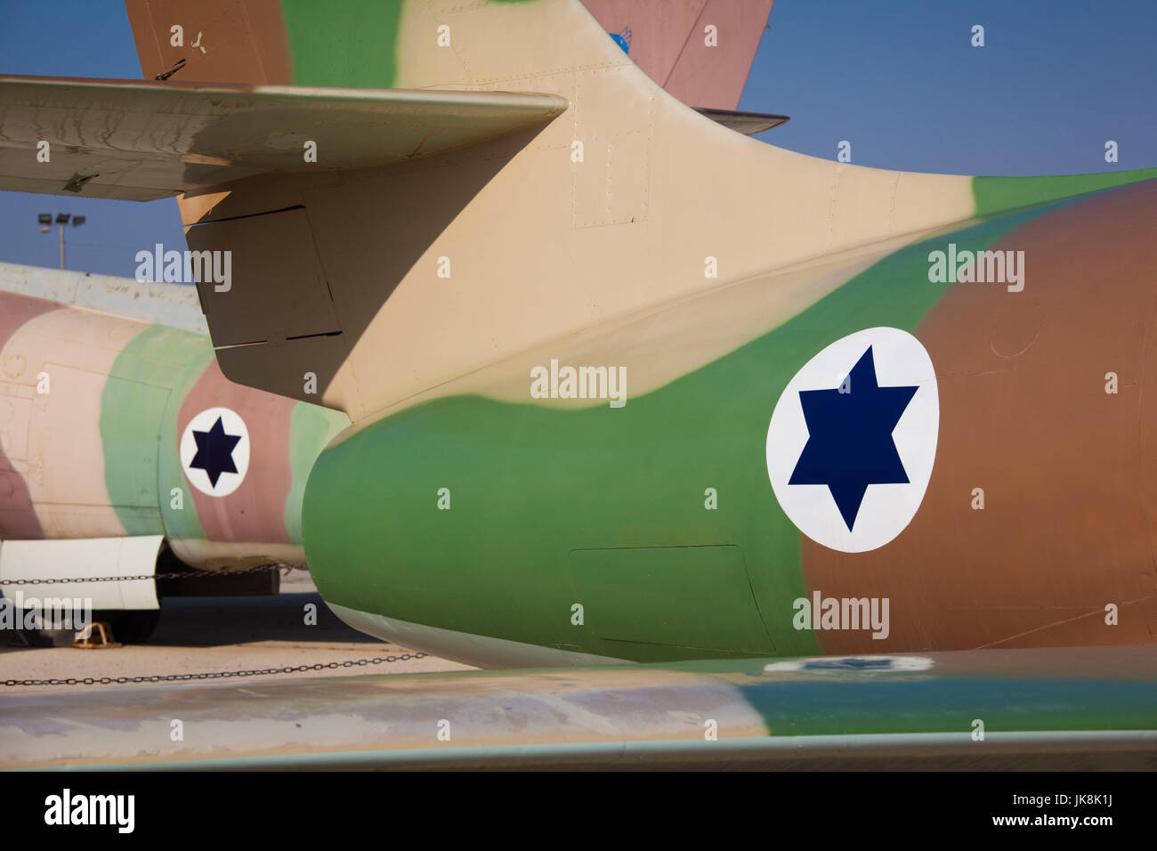 Israele, il Neghev, essere-er Sheva, Israeliano Air Force Museum, Hatzerim Israeli Air Force Base, Israeliano insegne sul mimetizzata aeromobile Foto Stock
